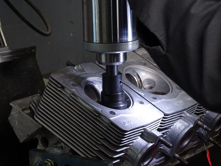 How to Rebuild a 911 Cylinder Head. Lesson 6, Replacing Valve Seats