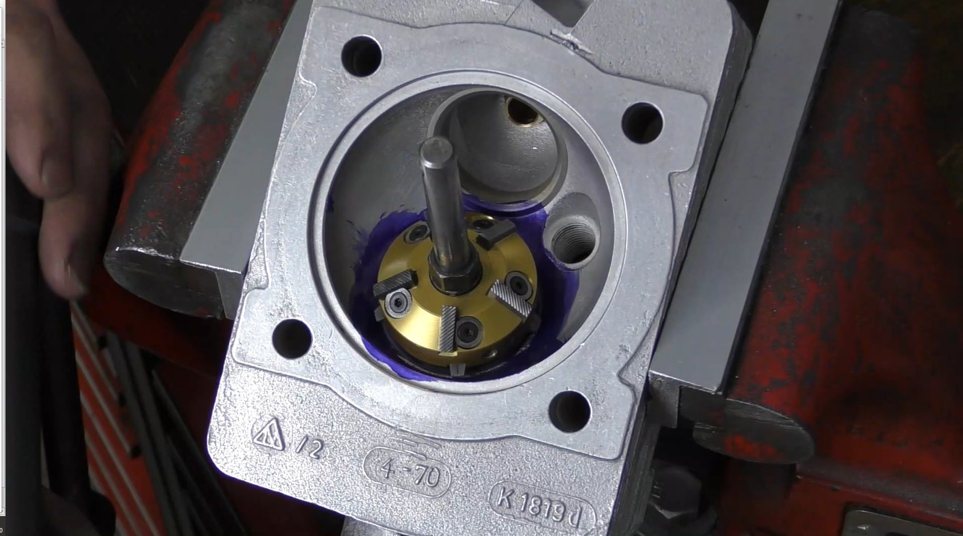 How to Rebuild a 911 Cylinder Head. Lesson 6, Replacing Valve Seats